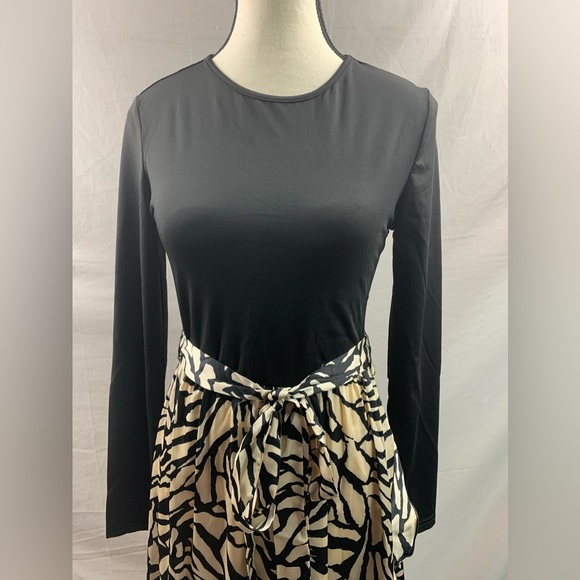 Black/Cream Asymmetrical Ruffle Hem Belted Dress - Picture 6 of 8